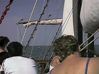 QV053.jpg (15971 bytes)